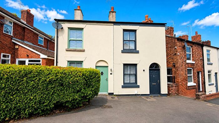 2 Bedroom End Of Terrace House To Rent In Byron Street, Macclesfield, SK11