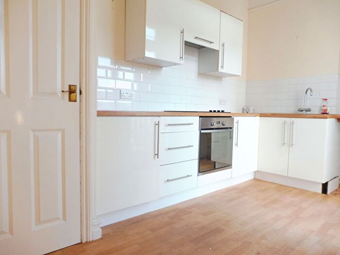 2 Bedroom Flat To Rent In Conway Road, Paignton, TQ4