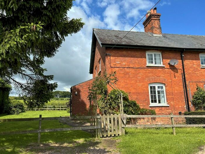 3 Bedroom Semi-Detached House To Rent In Home Farm, Withcall, Louth., LN11