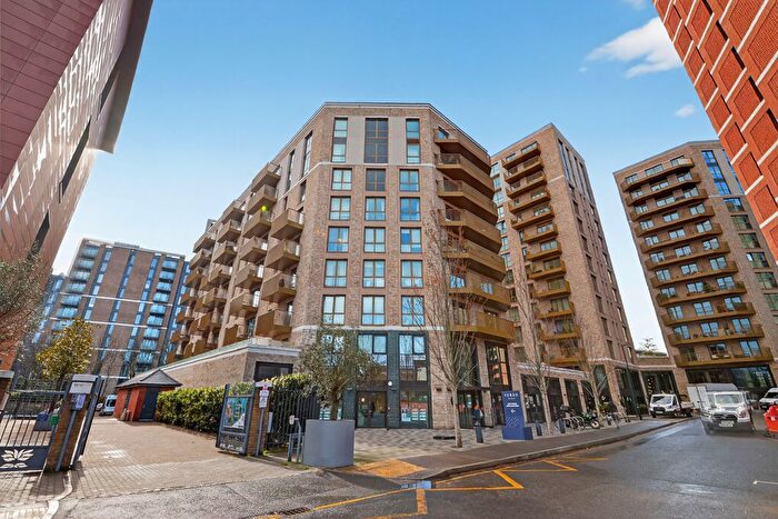 2 Bedroom Flat For Sale In Capital Interchange Way, Brentford, TW8