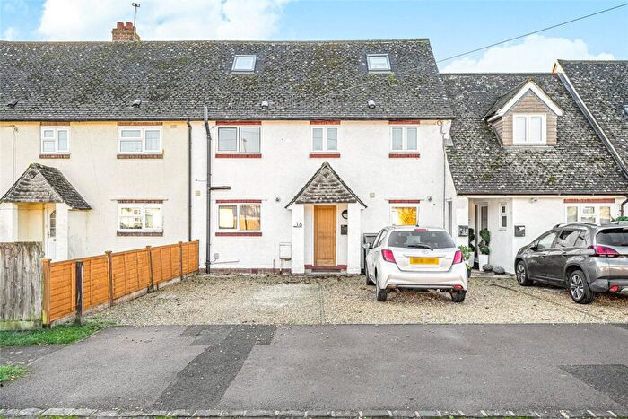 2 Bedroom Terraced House For Sale In The Paddocks, Deddington, Oxon, OX15