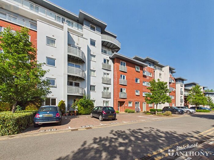1 Bedroom Flat To Rent In Stanton House, Coxhill Way, HP21