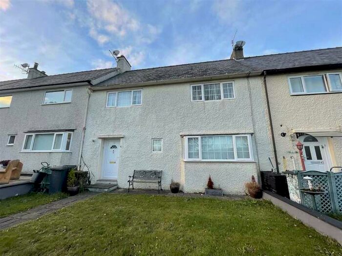 3 Bedroom Terraced House For Sale In Cae'r Felin, Llanrwst, LL26