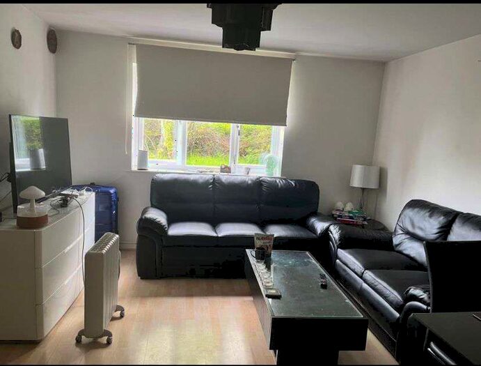 2 Bedroom Flat To Rent In Brindley Close, Wembley, HA0