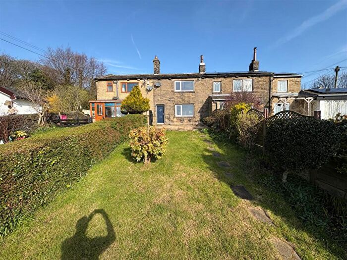 2 Bedroom Terraced House For Sale In Littlemoor, Queensbury, Bradford, BD13