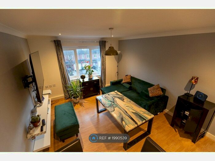 2 Bedroom Flat To Rent In Kendal Court, Kenley, CR8
