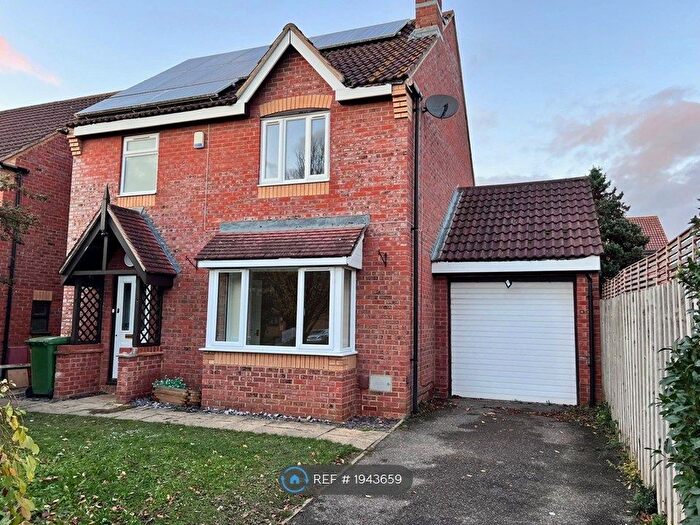 3 Bedroom Detached House To Rent In Tewkesbury Lane, Monkston, Milton Keynes, MK10