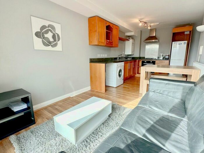 2 Bedroom Apartment To Rent In Raleigh Square, Raleigh Street, Arboretum, NG7