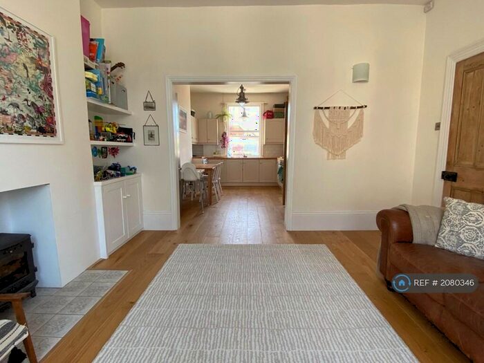 3 Bedroom Terraced House To Rent In Queens Park Road, Brighton, BN2