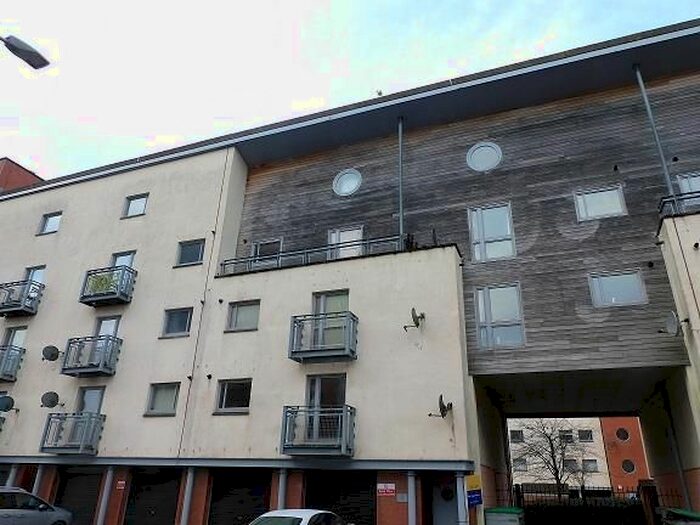 2 Bedroom Flat To Rent In Thorter Neuk, Dundee, DD1