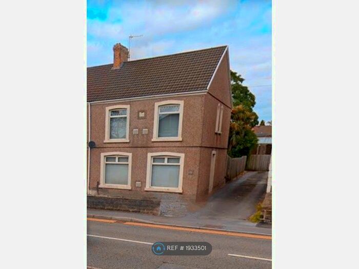 3 Bedroom Semi-Detached House To Rent In Carmarthen Road, Fforestfach, Swansea, SA5