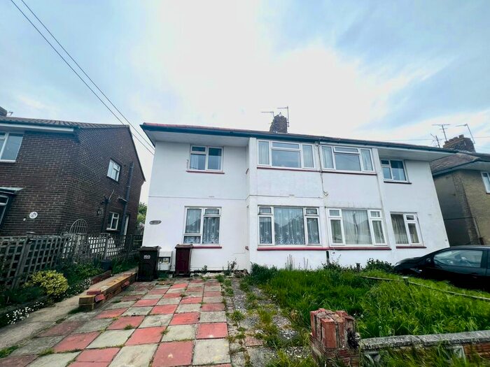 2 Bedroom Flat To Rent In Gilda Crescent, Polegate, BN26