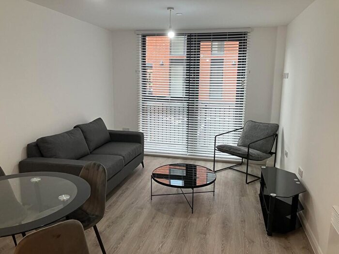 2 Bedroom Apartment To Rent In Parkview, Darwin Street, B12