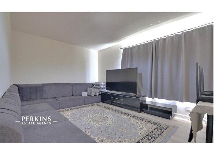 2 Bedroom Flat For Sale In Southall, UB1