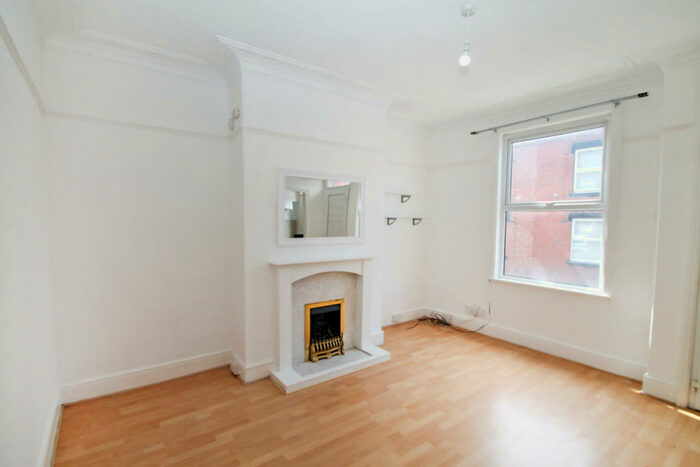 2 Bedroom End Of Terrace House To Rent In Nansen Mount, Bramley, Leeds, LS13