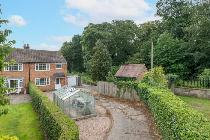 3 Bedroom Semi-Detached House For Sale In Cherry Tree Avenue, Newton On Ouse, York, YO30