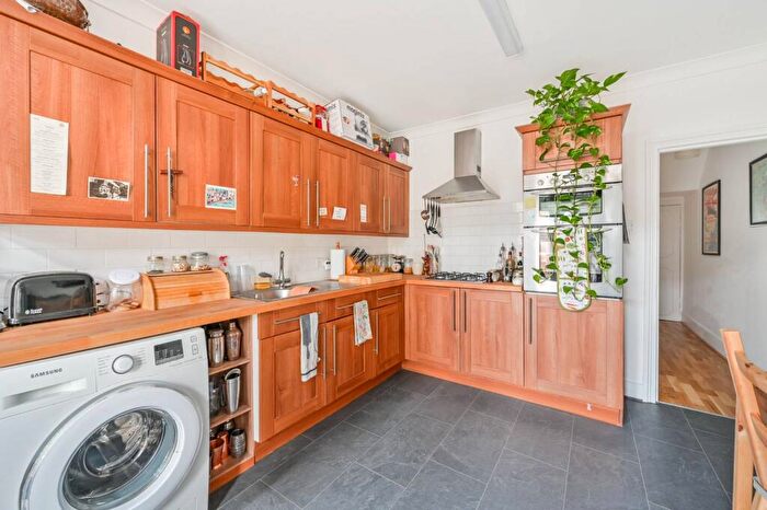 1 Bedroom Flat To Rent In Ulverston Road, Walthamstow, London, E17