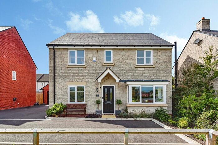 4 Bedroom Detached House For Sale In Amazon Way, Westbury, BA13