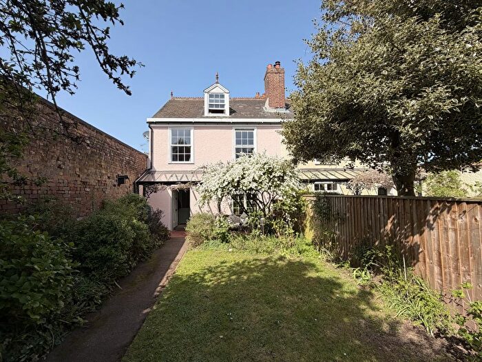 5 Bedroom Semi Detached House For Sale In Alphington Road, St Thomas, EX2