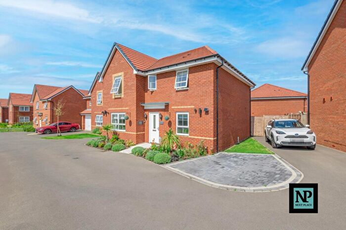 5 Bedroom Detached House For Sale In Hedley Close, Tamworth, B78