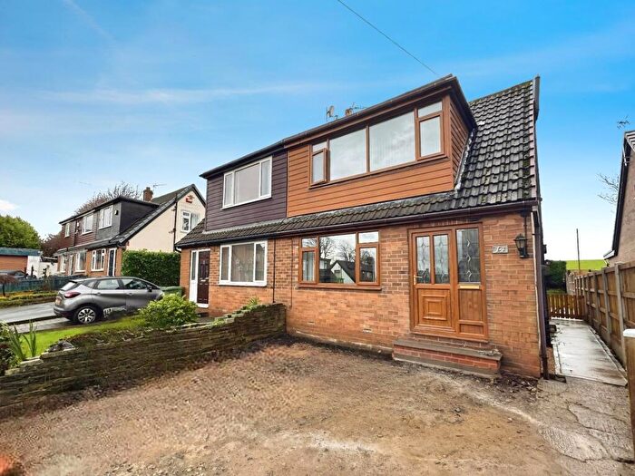 3 Bedroom Semi-Detached House For Sale In Whinmore Gardens, Gomersal, BD19