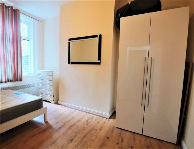 1 Bedroom Flat To Rent In Smedley Road, Manchester, M8