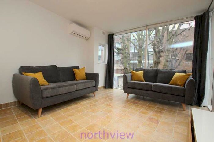 2 Bedroom Flat To Rent In Crouch Hall Road, Crouch End, N8