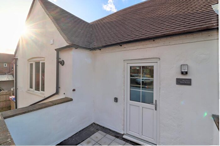 2 Bedroom Apartment To Rent In New Road, Princes Risborough, HP27