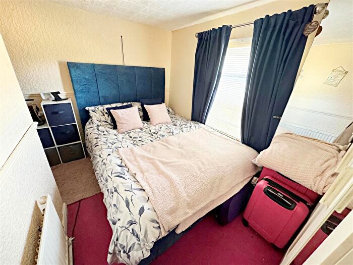 2 Bedroom Chalet For Sale In Humberston Fitties, Humberston, Grimsby, N.E. Lincs, DN36