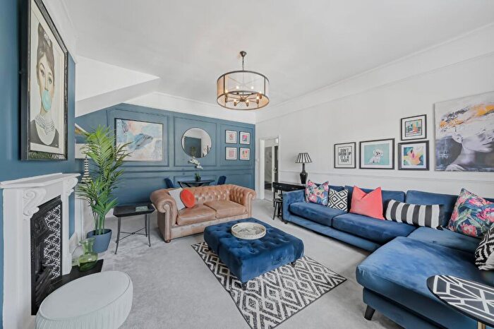 3 Bedroom Flat To Rent In Upper Park Road, Gospel Oak, NW3