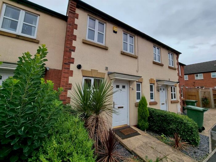 2 Bedroom Town House To Rent In Piper Close, Mansfield Woodhouse, Mansfield, NG19
