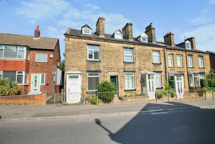 3 Bedroom End Of Terrace House To Rent In Carlisle Road, Pudsey, Leeds, LS28