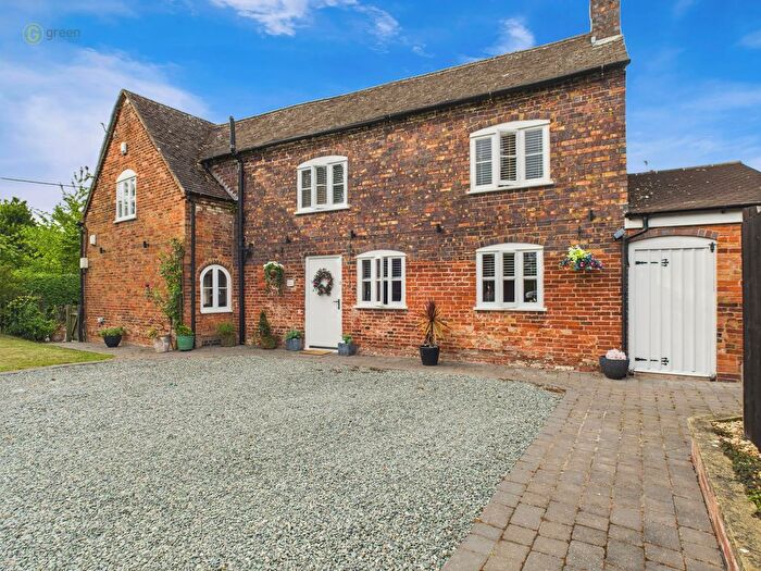 5 Bedroom Detached House For Sale In The Square, Elford, Tamworth, B79