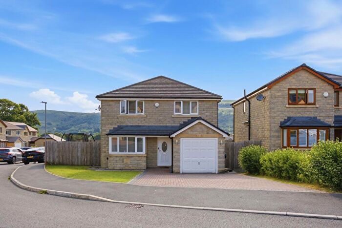 4 Bedroom Detached House For Sale In Oakeneaves Avenue, Rawtenstall, BB4