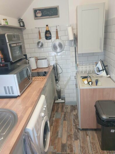 Flat To Rent In Leopold Road, Felixstowe, IP11