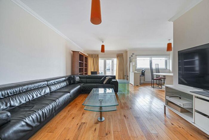 3 Bedroom Flat To Rent In Hartnell Court, Finchley Central, London, N3