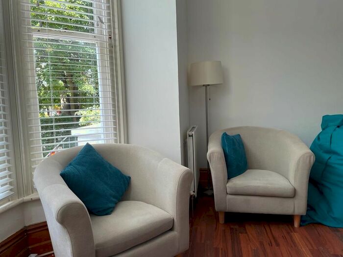 2 Bedroom Flat To Rent In Culverden Road, London, SW12