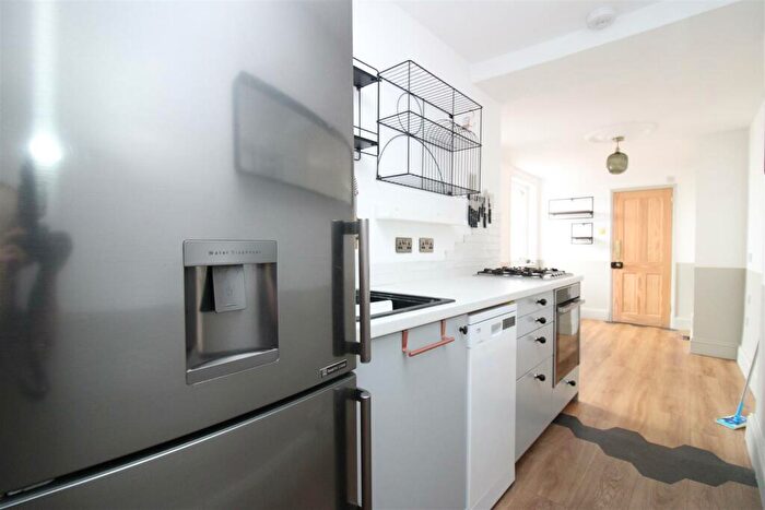 1 Bedroom Flat To Rent In Springfield Road, Brighton, BN1