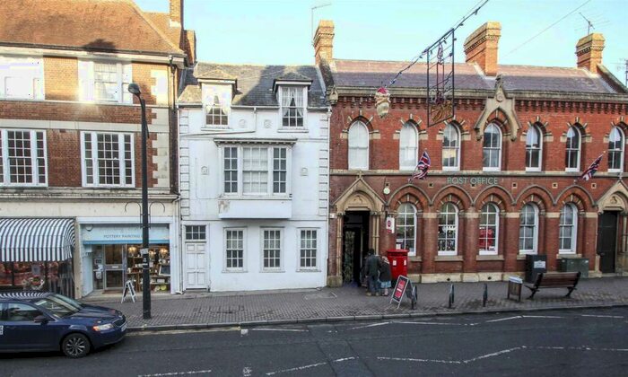 2 Bedroom Apartment To Rent In High Street, Newport Pagnell, Milton Keynes, MK16