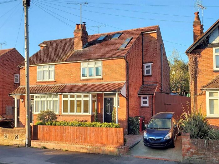 3 Bedroom Semi Detached House For Sale In St. Ronans Road, Reading, RG30