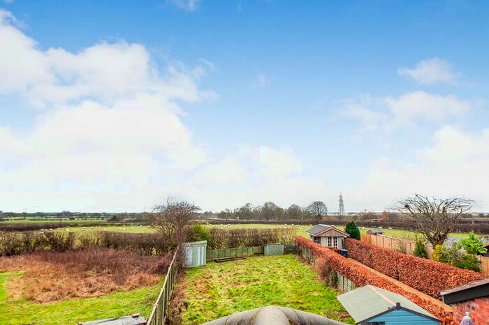 3 Bedroom End Of Terrace House For Sale In Cinder Lane, Lostock Green, Northwich, Cheshire, CW9