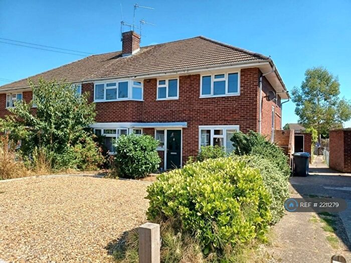 2 Bedroom Flat To Rent In Edinburgh Road, Maidenhead, SL6