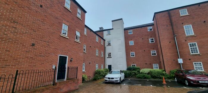 2 Bedroom Flat To Rent In Horseshoe Crescent, Great Barr, Birmingham, B43