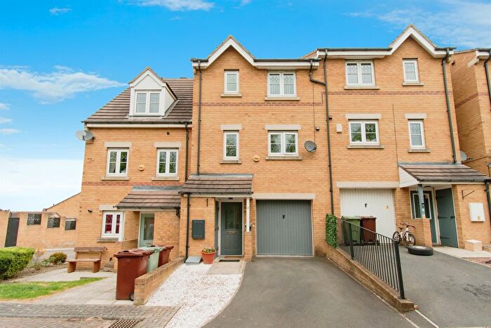 4 Bedroom Terraced House For Sale In Jasmine Gardens, Castleford, WF10