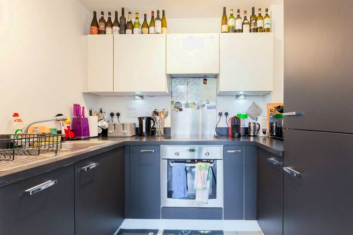 1 Bedroom Flat To Rent In Devons Road, Bow, London, E3