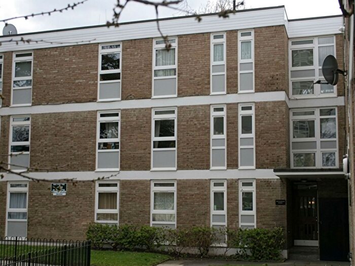 5 Bedroom Flat For Sale In Askill Drive, Putney, London, SW15