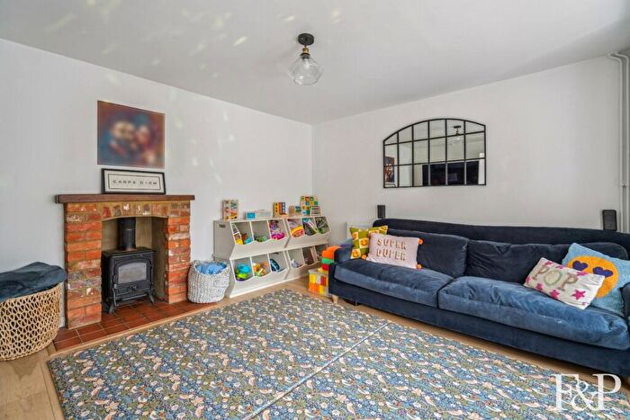 4 Bedroom Semi-Detached House For Sale In Church Walk, Burnham, SL1