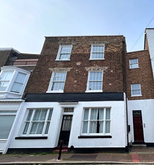 1 Bedroom Flat To Rent In Addington Street, Ramsgate, Kent, CT11