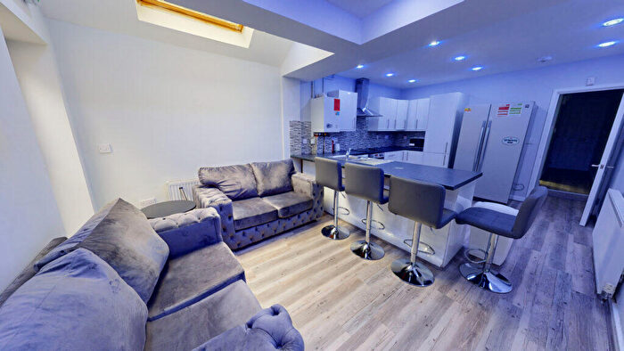 7 Bedroom House To Rent In Heeley Road, Selly Oak, B29