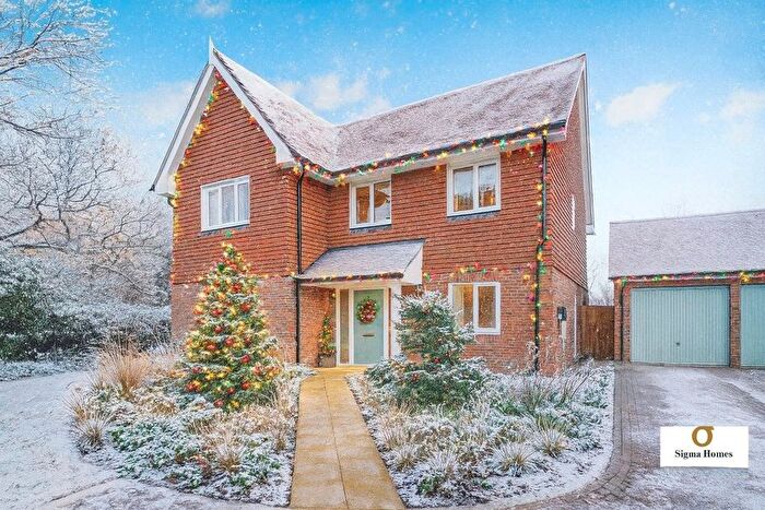 4 Bedroom Detached House For Sale In Spring Bank, Haywards Heath, RH16